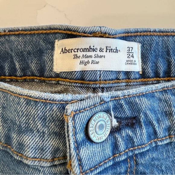 Abercrombie & Fitch Women's High Rise Mom Denim Shorts Size 37 Blue Distressed - Picture 3 of 11